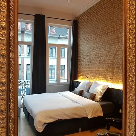 Goodnight Hotel